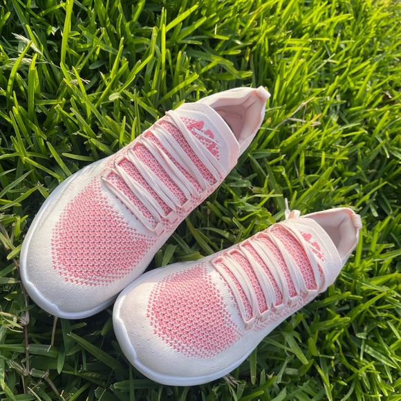 APL TechLoom Breeze women’s Athletic shoes 9.5 cream fire coral white - Picture 3 of 12